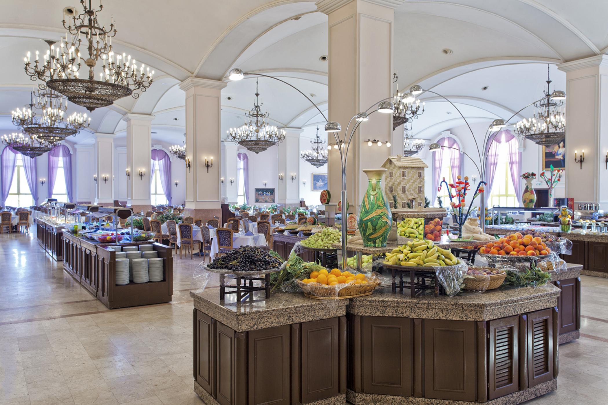Kremlin Palace Αττάλεια Εξωτερικό φωτογραφία The buffet at the Grand Hotel
