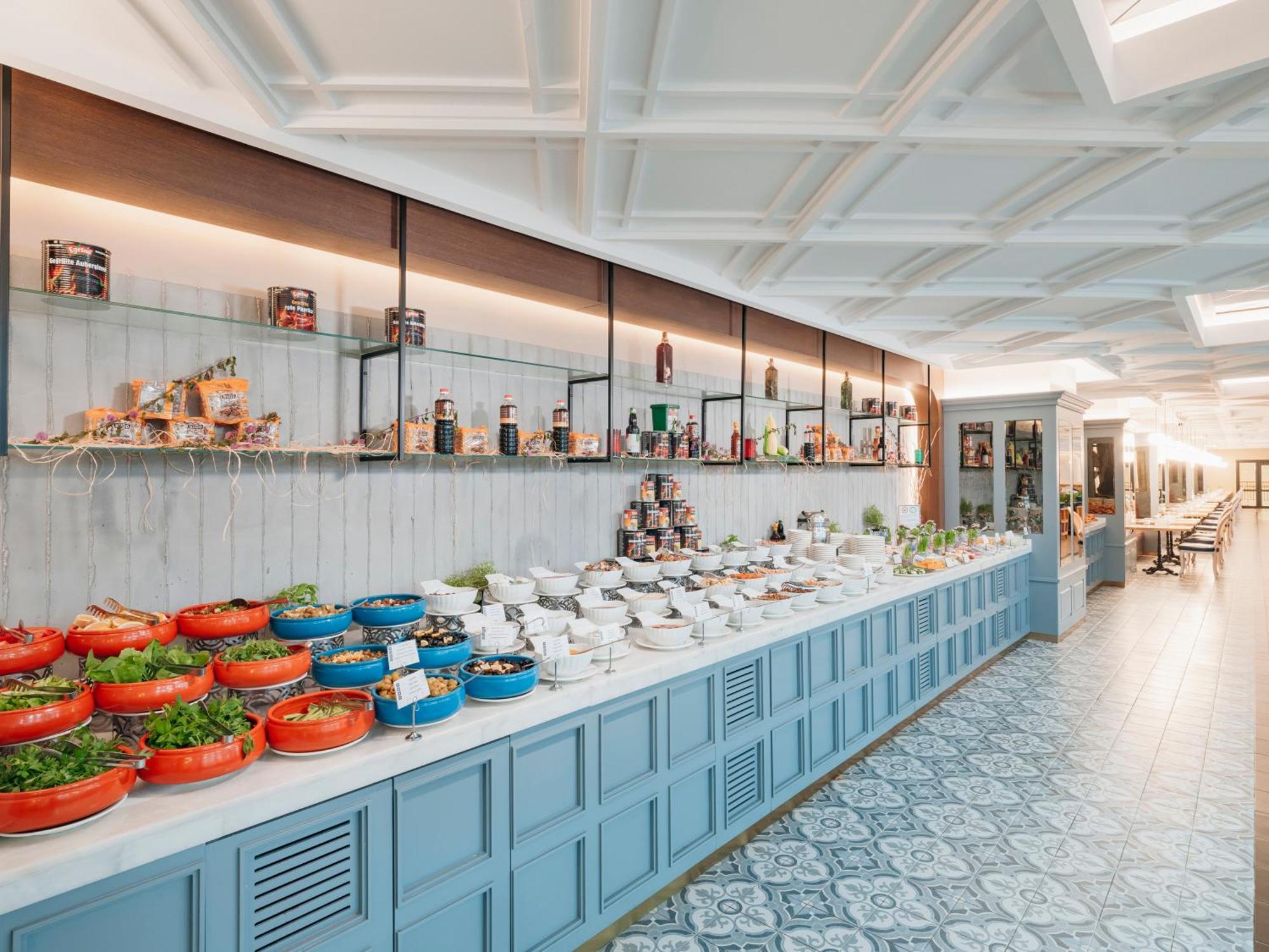 Kremlin Palace Αττάλεια Εξωτερικό φωτογραφία The buffet at the restaurant