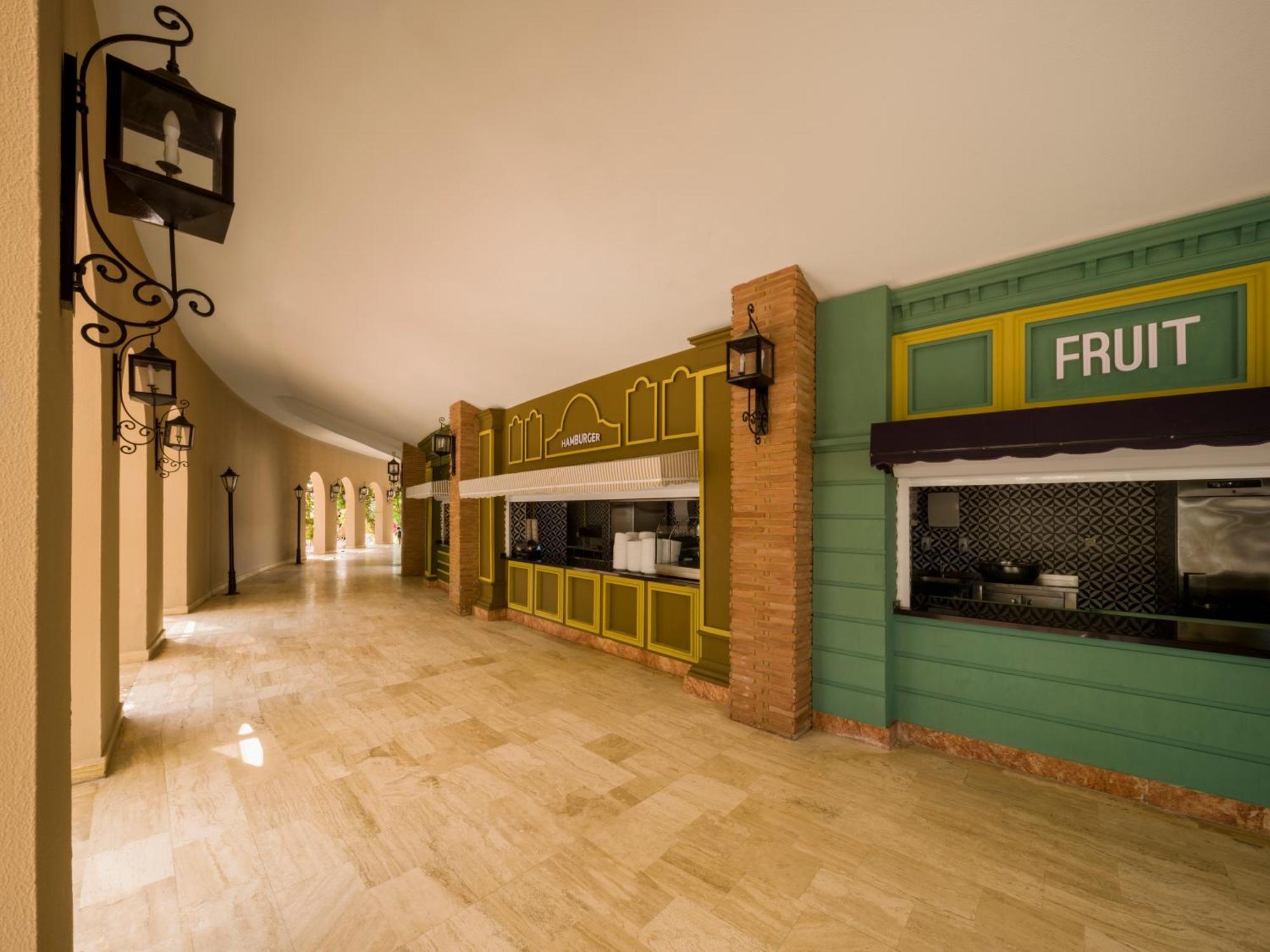 Kremlin Palace Αττάλεια Εξωτερικό φωτογραφία The Food Court