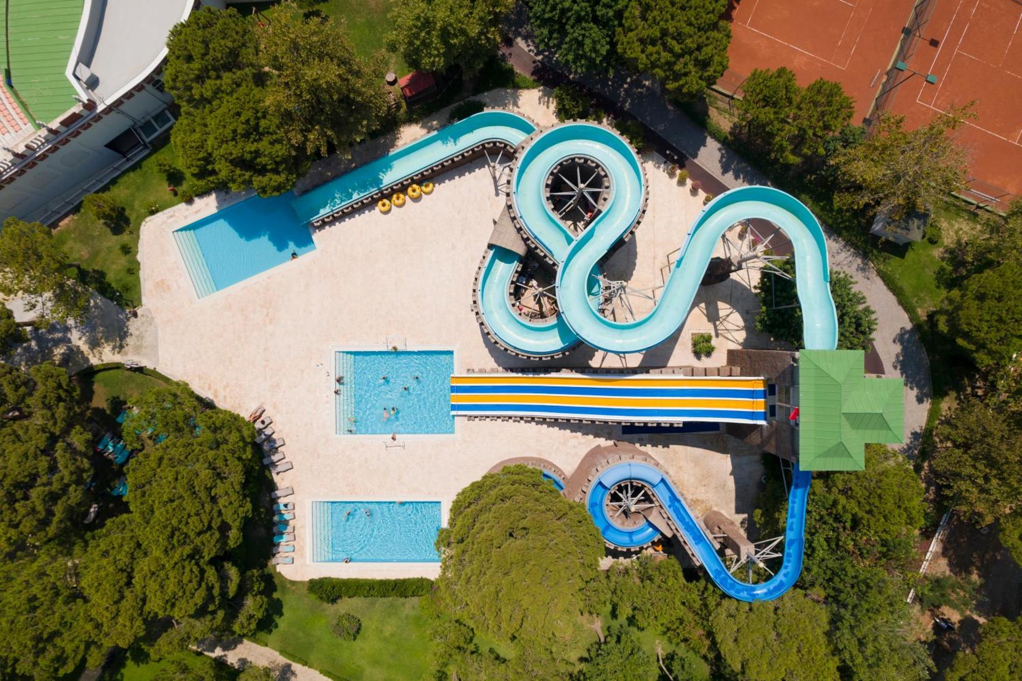 Kremlin Palace Αττάλεια Εξωτερικό φωτογραφία Aerial view of the water park
