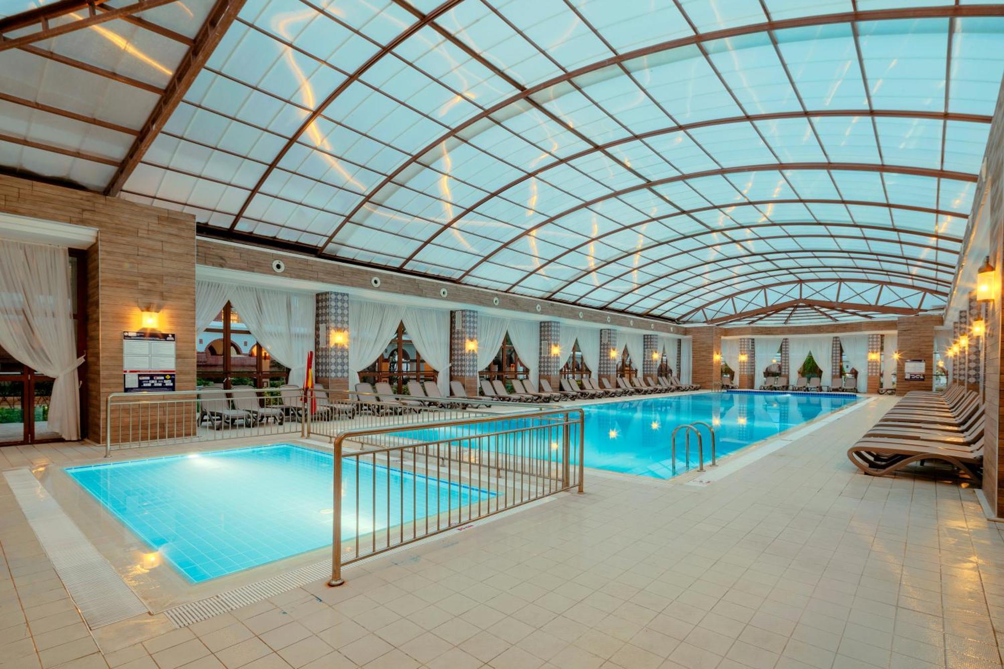 Kremlin Palace Αττάλεια Εξωτερικό φωτογραφία The indoor pool