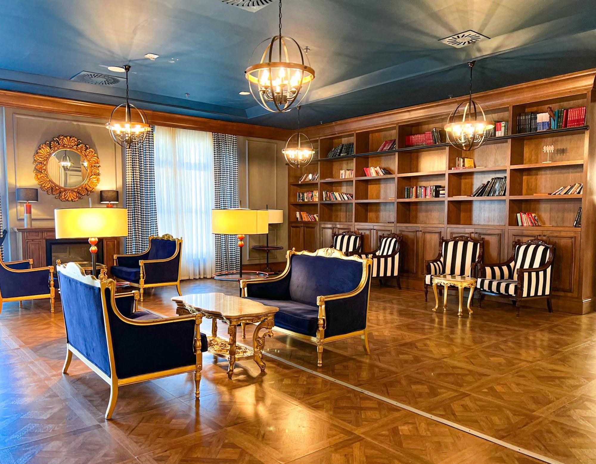 Kremlin Palace Αττάλεια Εξωτερικό φωτογραφία Library