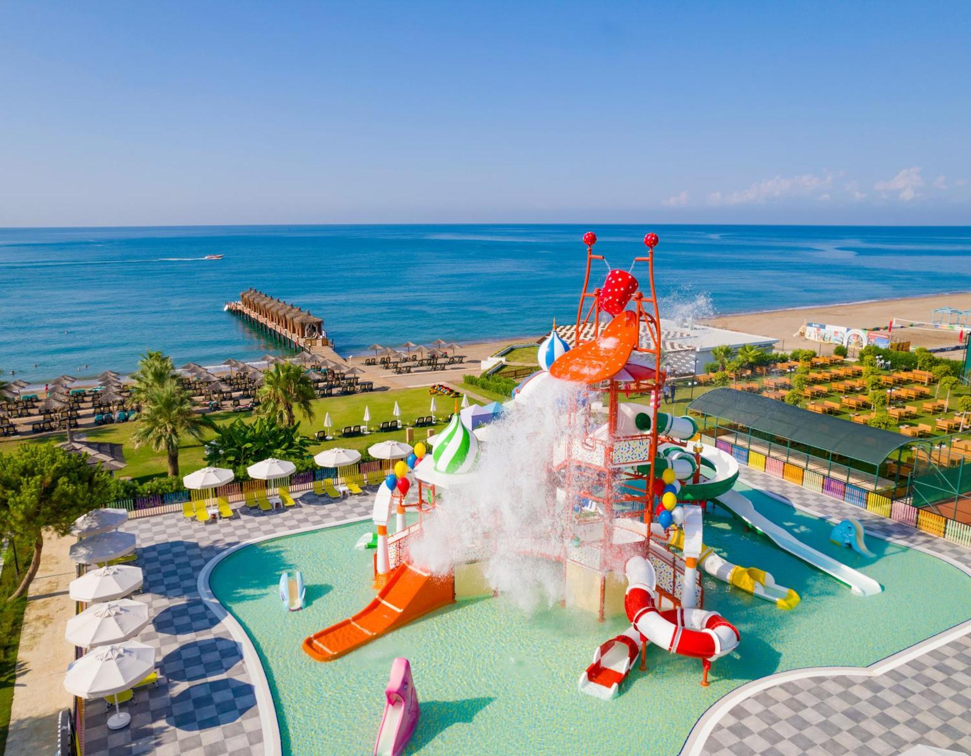 Kremlin Palace Αττάλεια Εξωτερικό φωτογραφία Water park in Antalya
